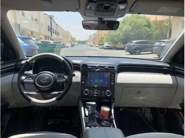 Car image 17
