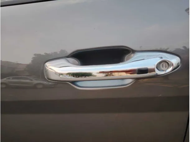 Car image 27