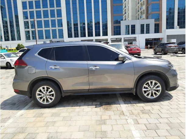 Car image 8