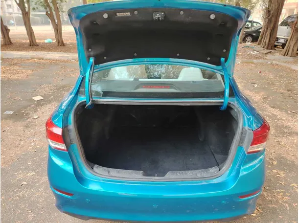 Car image 29