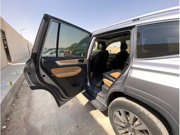 Car image 11