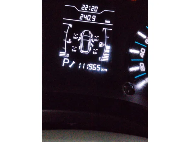 Car image 13