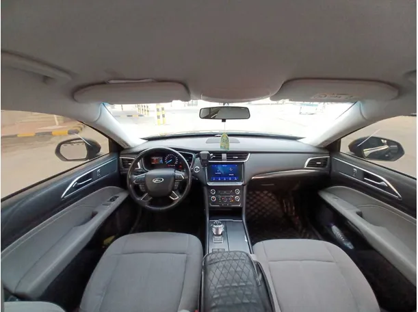 Car image 13