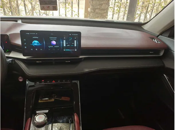 Car image 15