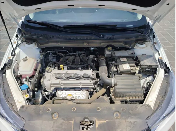 Car image 28