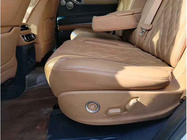Car image 43
