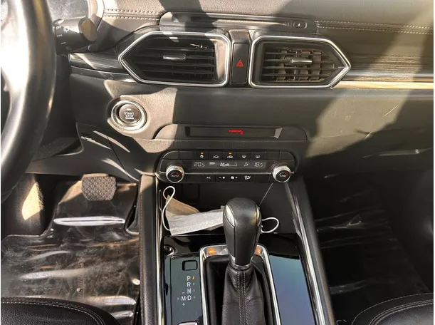 Car image 19