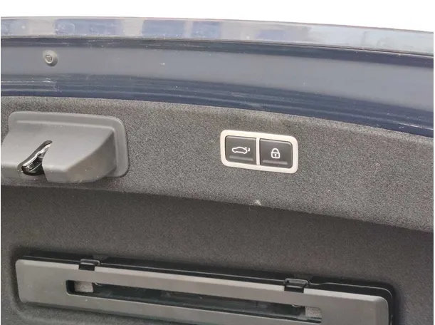 Car image 36