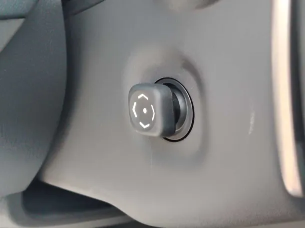 Car image 35