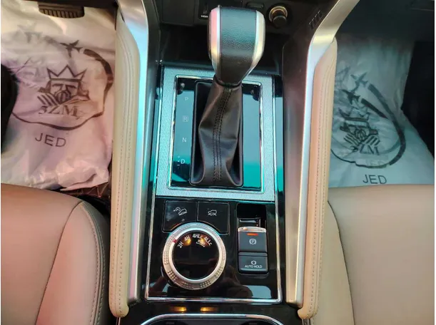 Car image 29