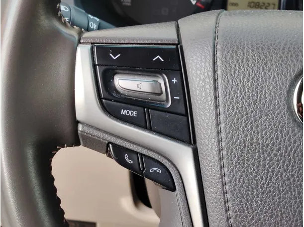 Car image 27