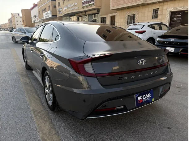 Car image 7