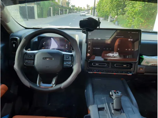 Car image 17