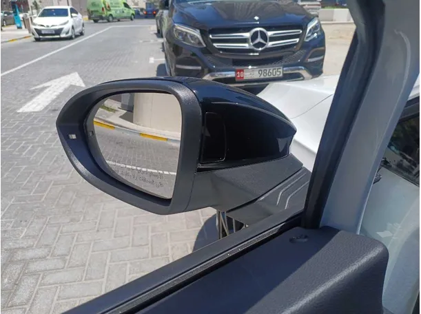 Car image 21