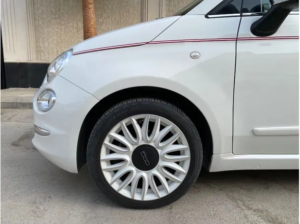 Car image 9