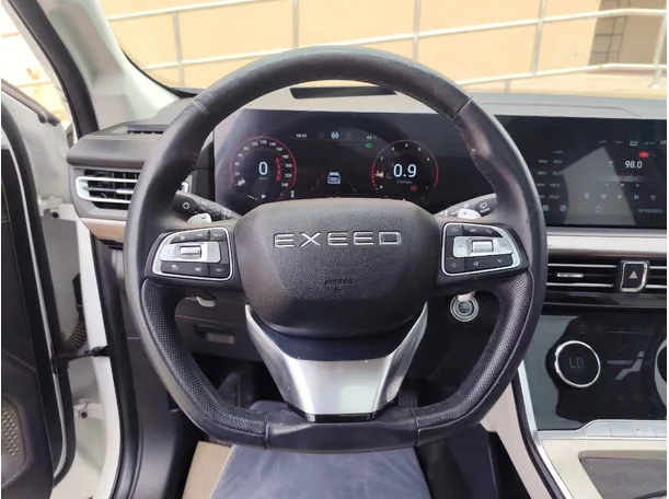 Car image 23