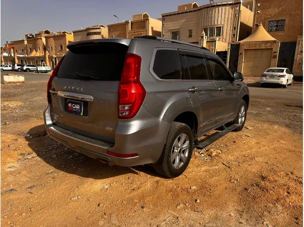 Car image 5