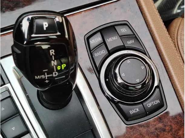Car image 22