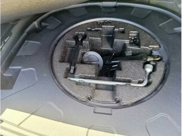 Car image 41