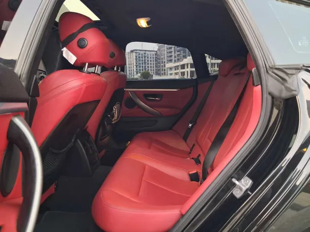 Car image 13