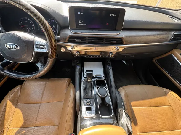 Car image 18