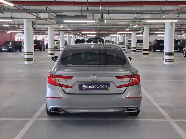 Car image 6