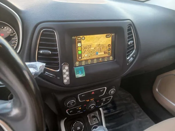 Car image 18