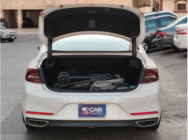Car image 27