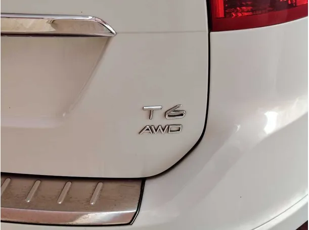 Car image 35