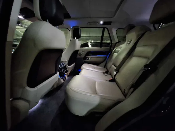 Car image 11