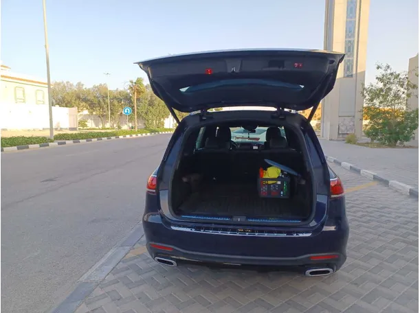 Car image 19