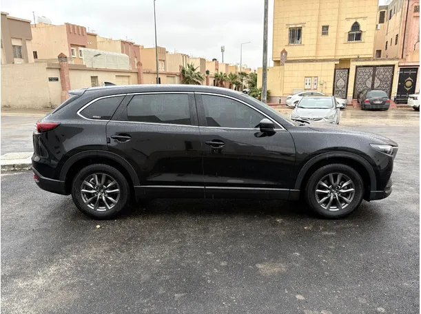 Car image 4