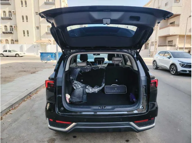 Car image 27