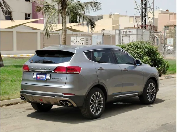 Car image 5