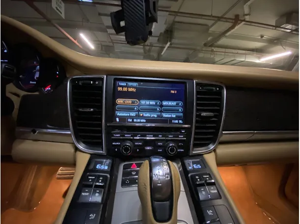 Car image 15