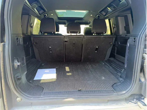 Car image 32