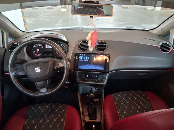 Car image 15