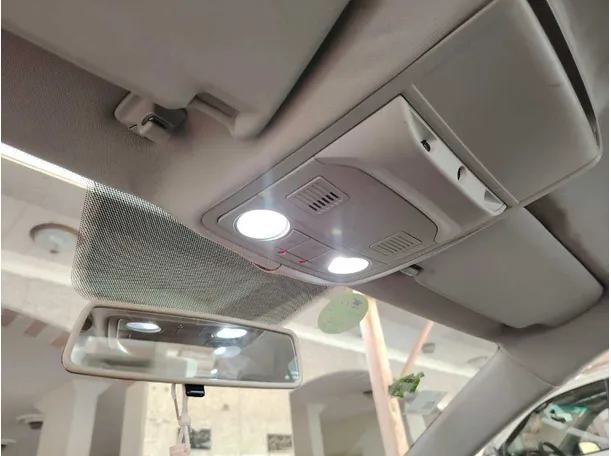 Car image 27