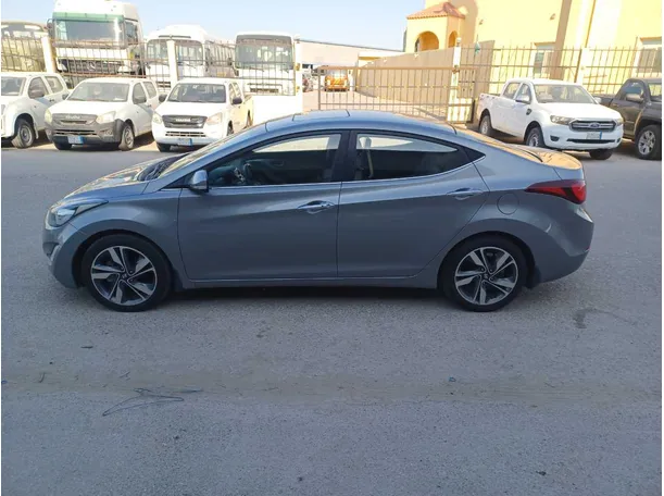 Car image 8