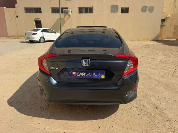 Car image 6