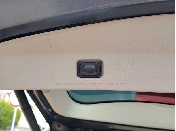 Car image 33
