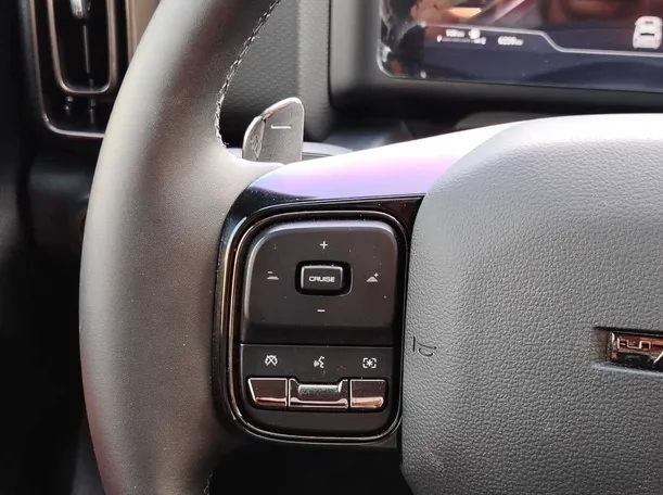 Car image 32