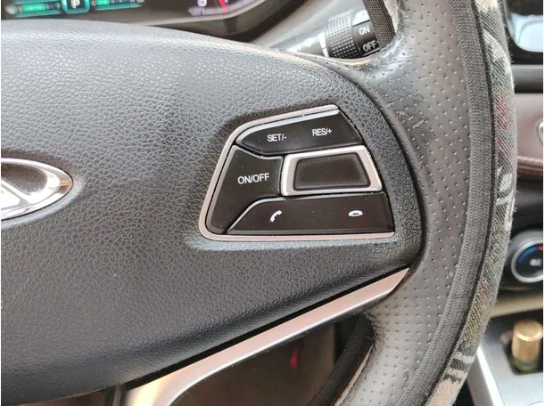 Car image 30