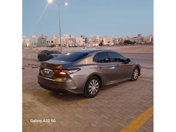 Car image 30