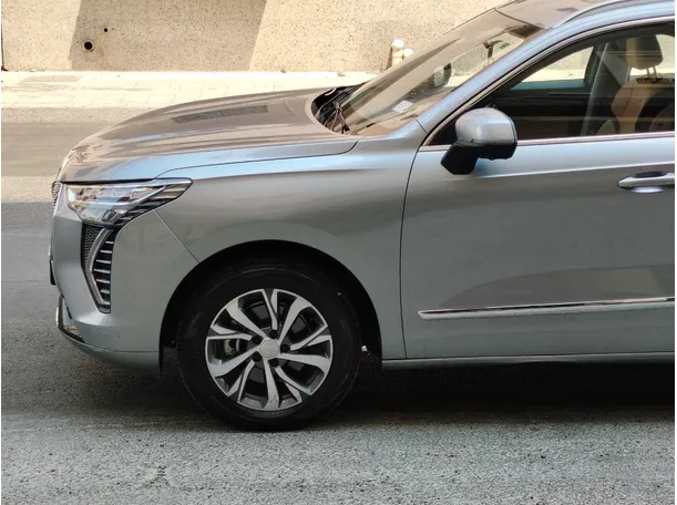 Car image 9