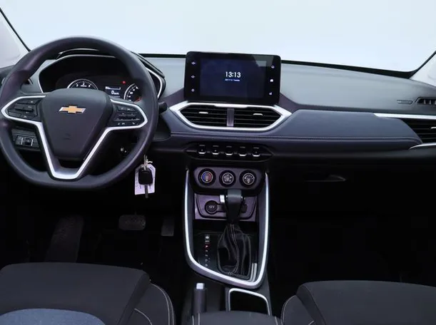 Car image 14