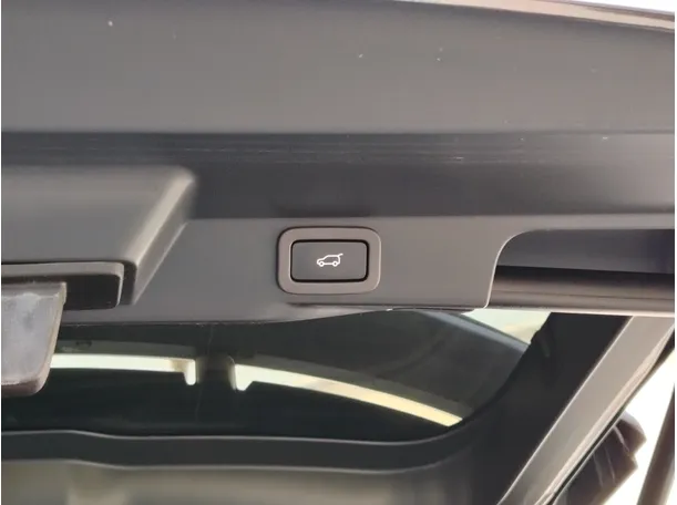 Car image 36
