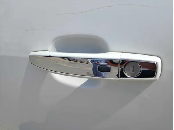 Car image 29