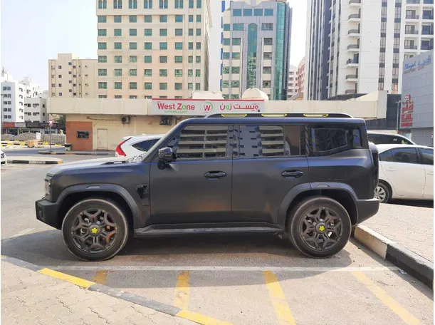 Car image 4