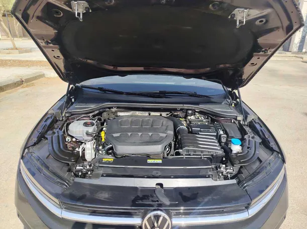 Car image 35